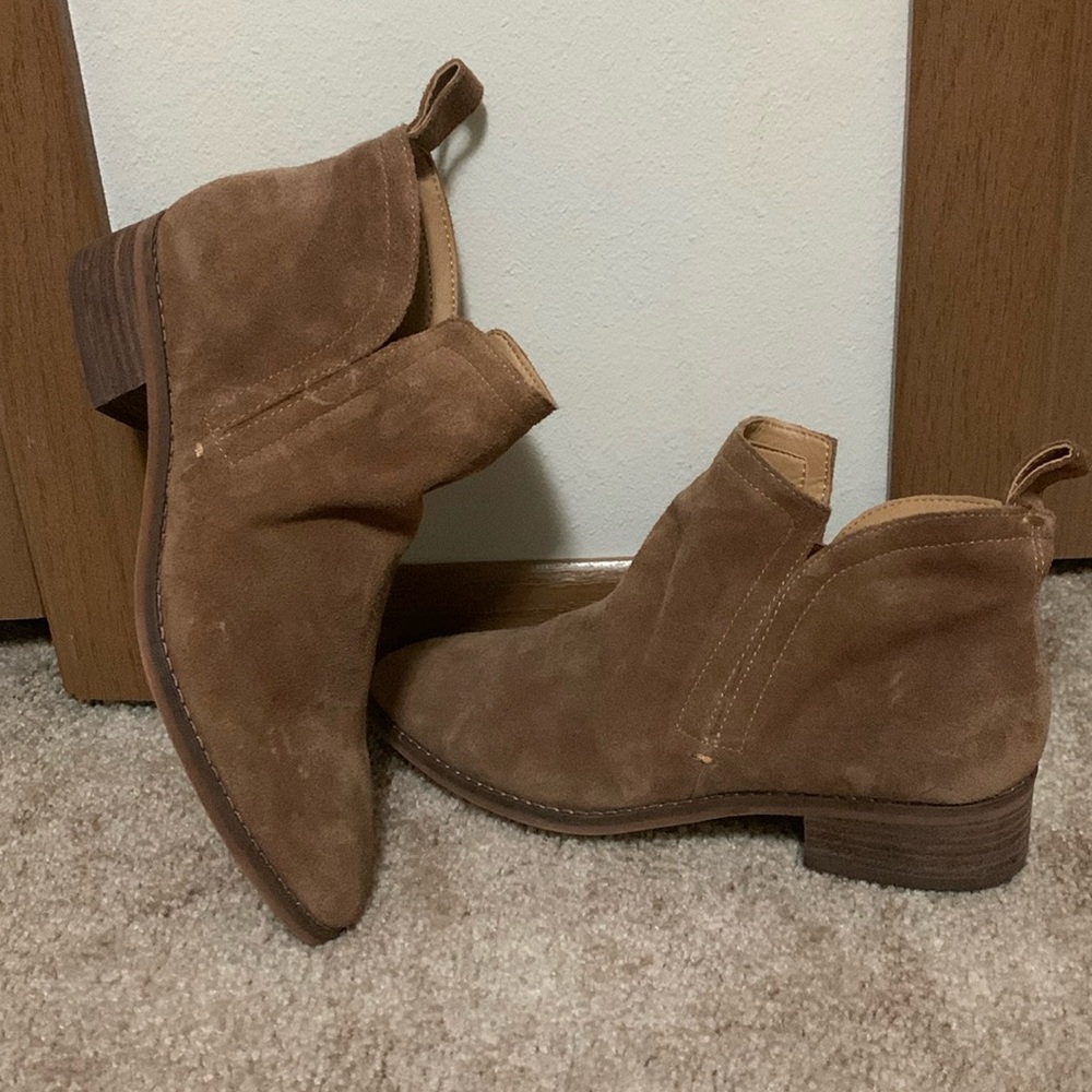 Dolce Vita Tessey Suede Bootie
